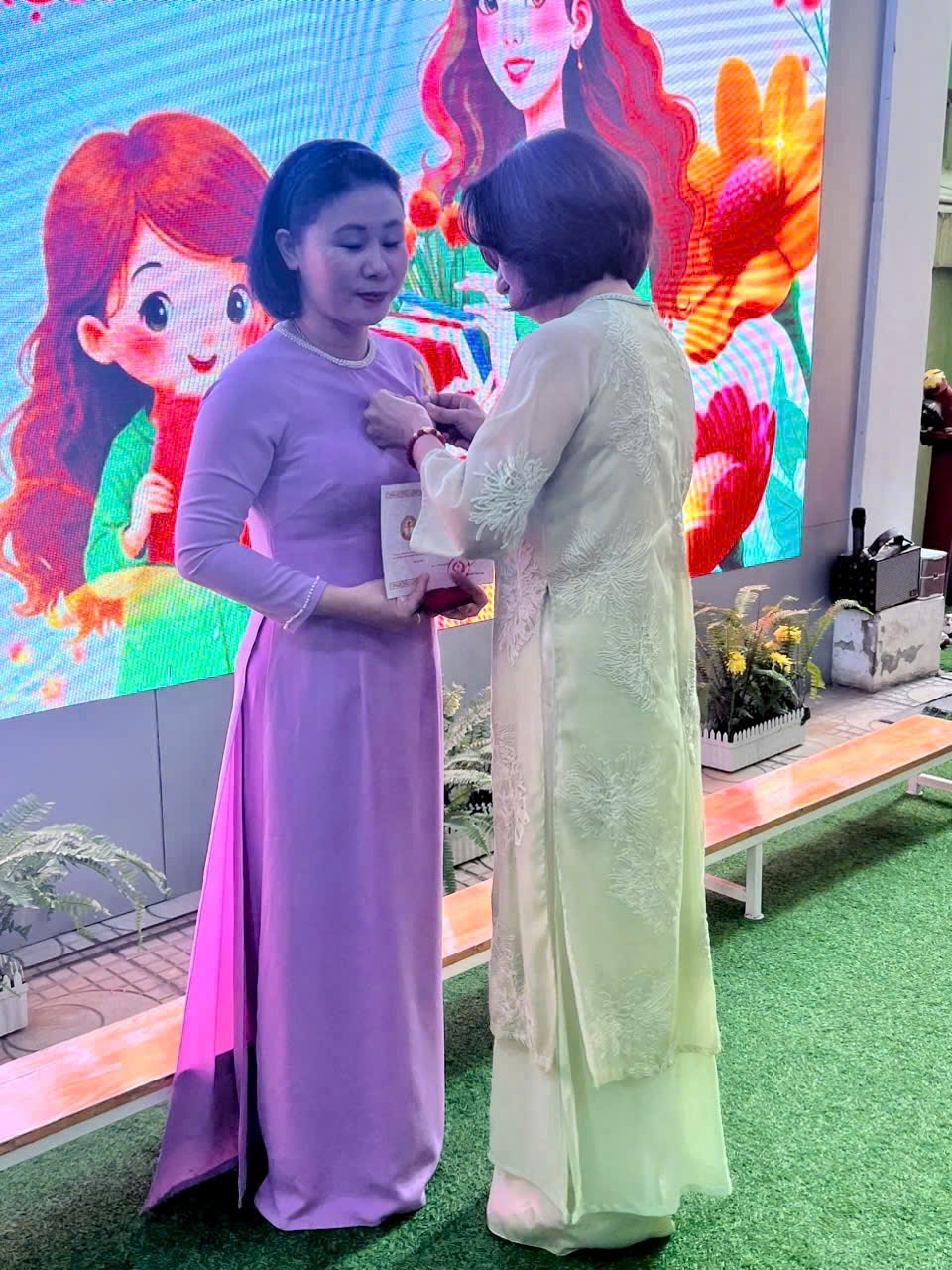 C:\Users\Admin\Desktop\Bài truyền thông C2\anh\2011\z6047043395588_6e123118f0af5b1fd5978a021562cbe8.jpg