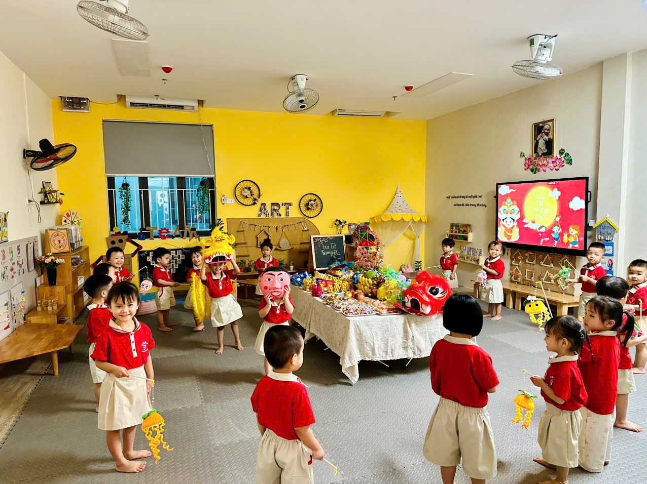 A group of children in a roomAI-generated content may be incorrect.