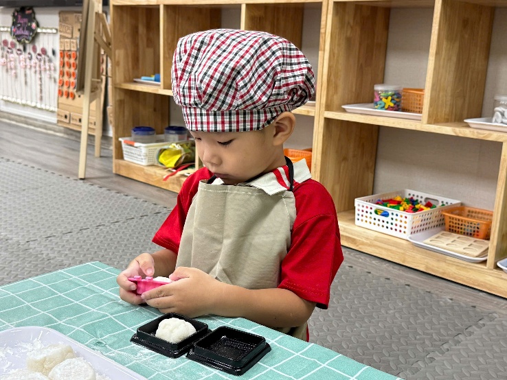 A child wearing a hat and apron
AI-generated content may be incorrect.
