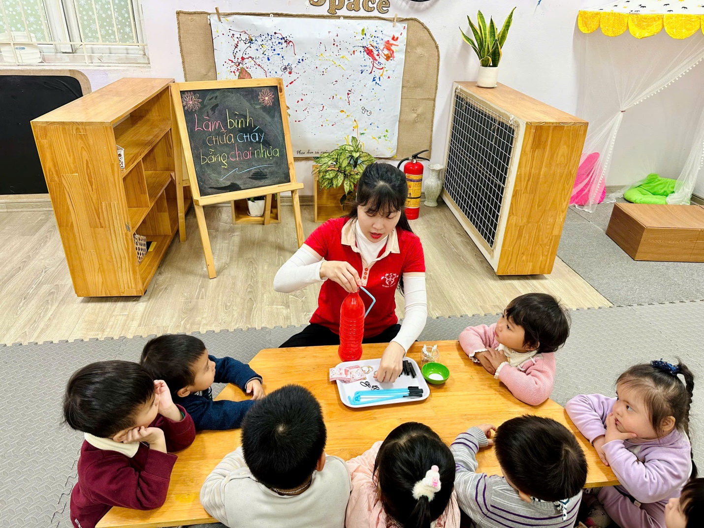 D:\Bài truyền thông C2\anh\Bình chữa cháy\z6360273111824_27a4ec885b629ef972b19febe1a175da.jpg