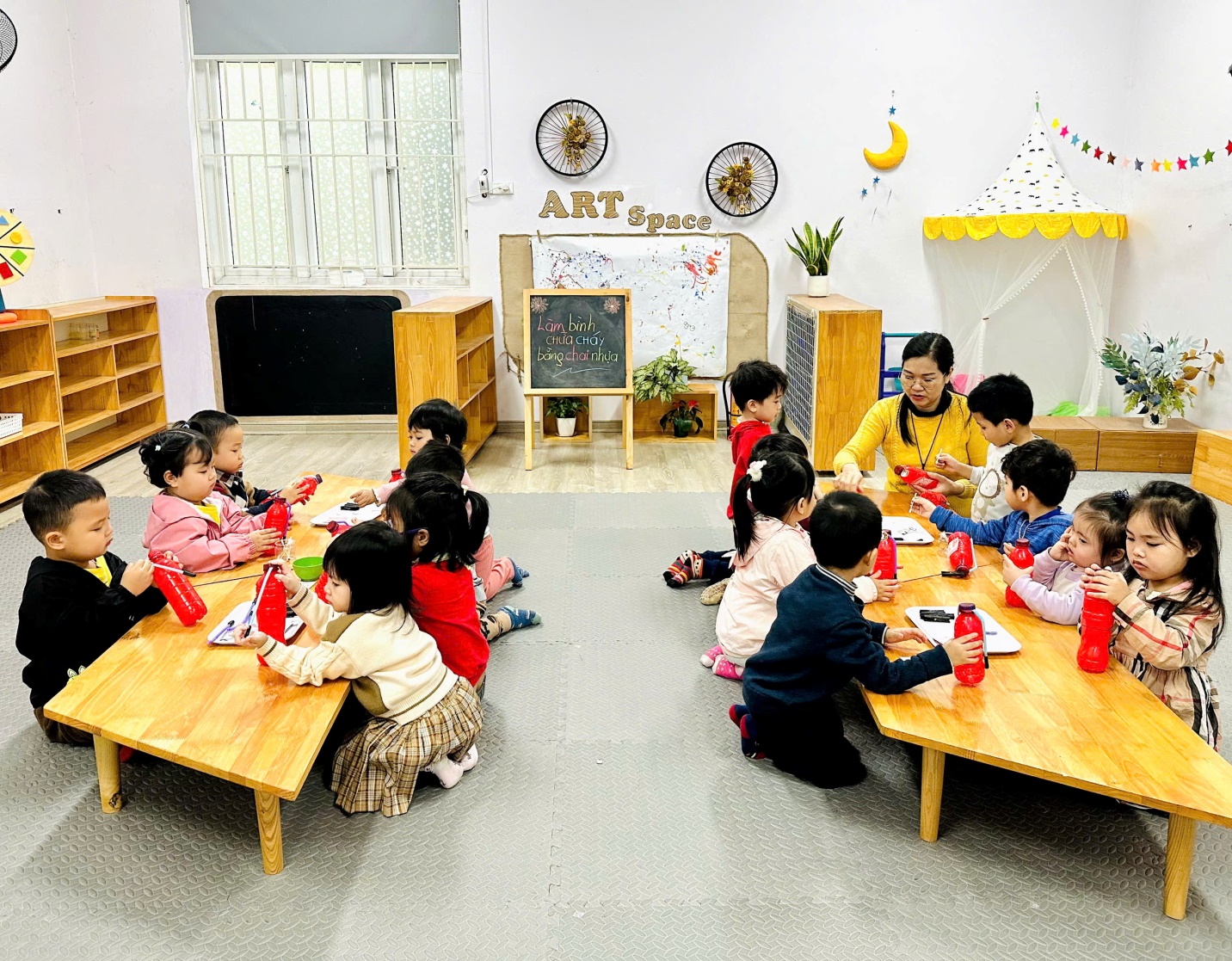 D:\Bài truyền thông C2\anh\Bình chữa cháy\z6360292839181_d13f0ee35bdb48c6100b23c8a78fdf40.jpg