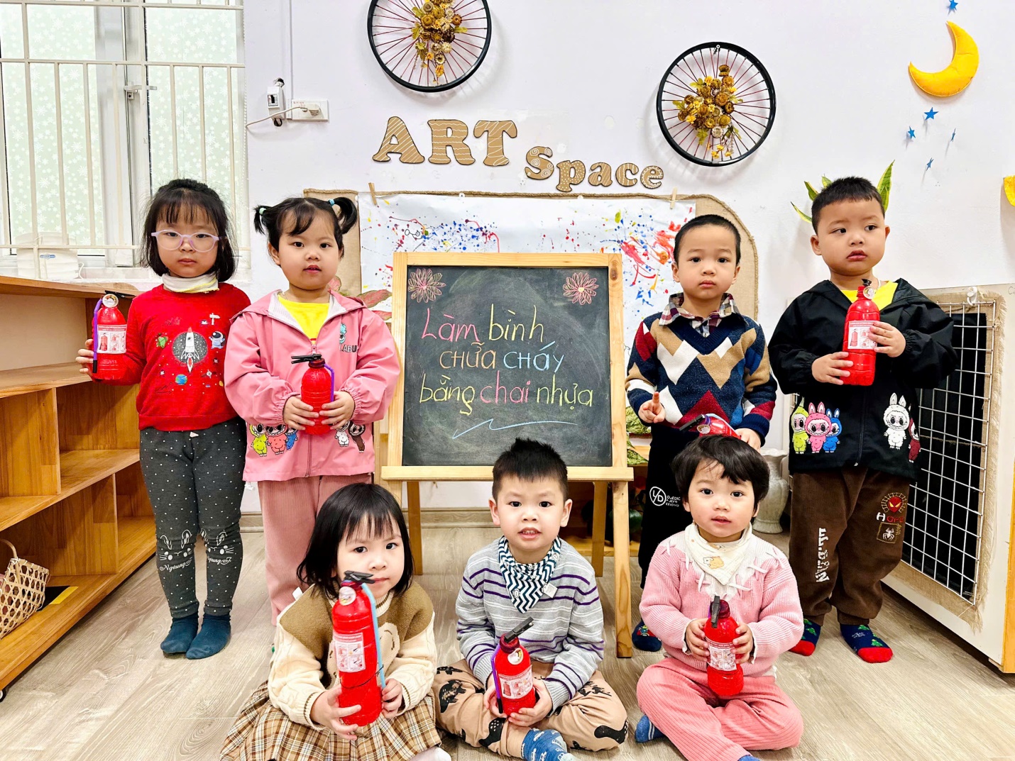 D:\Bài truyền thông C2\anh\Bình chữa cháy\z6360279710559_29ade4354cccf84444f9d0c6bd855380.jpg