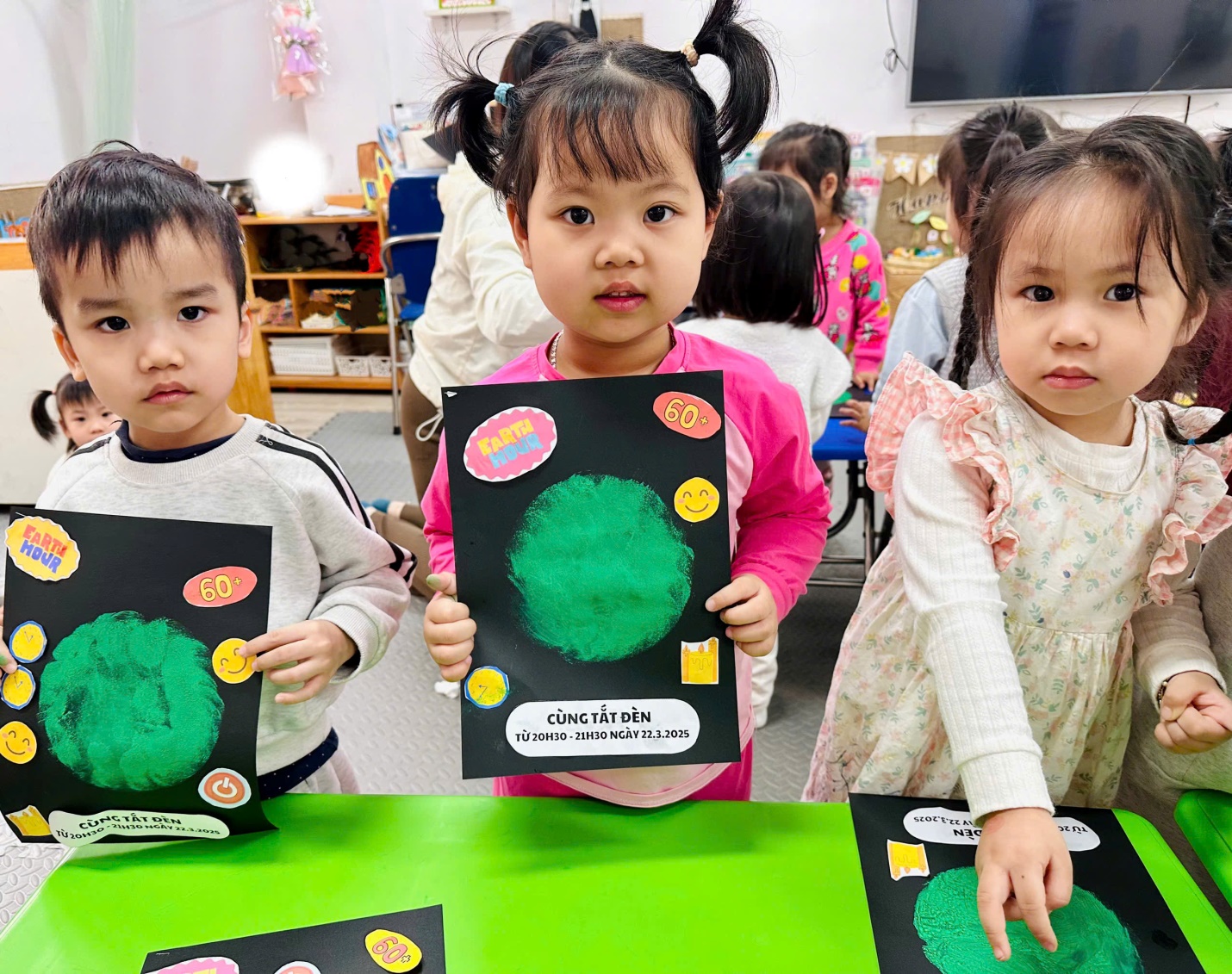 D:\Bài truyền thông C2\anh\Gio trai dat\z6427789759393_ba16c98fe41dc35d4c7f2a6340b9fc59.jpg