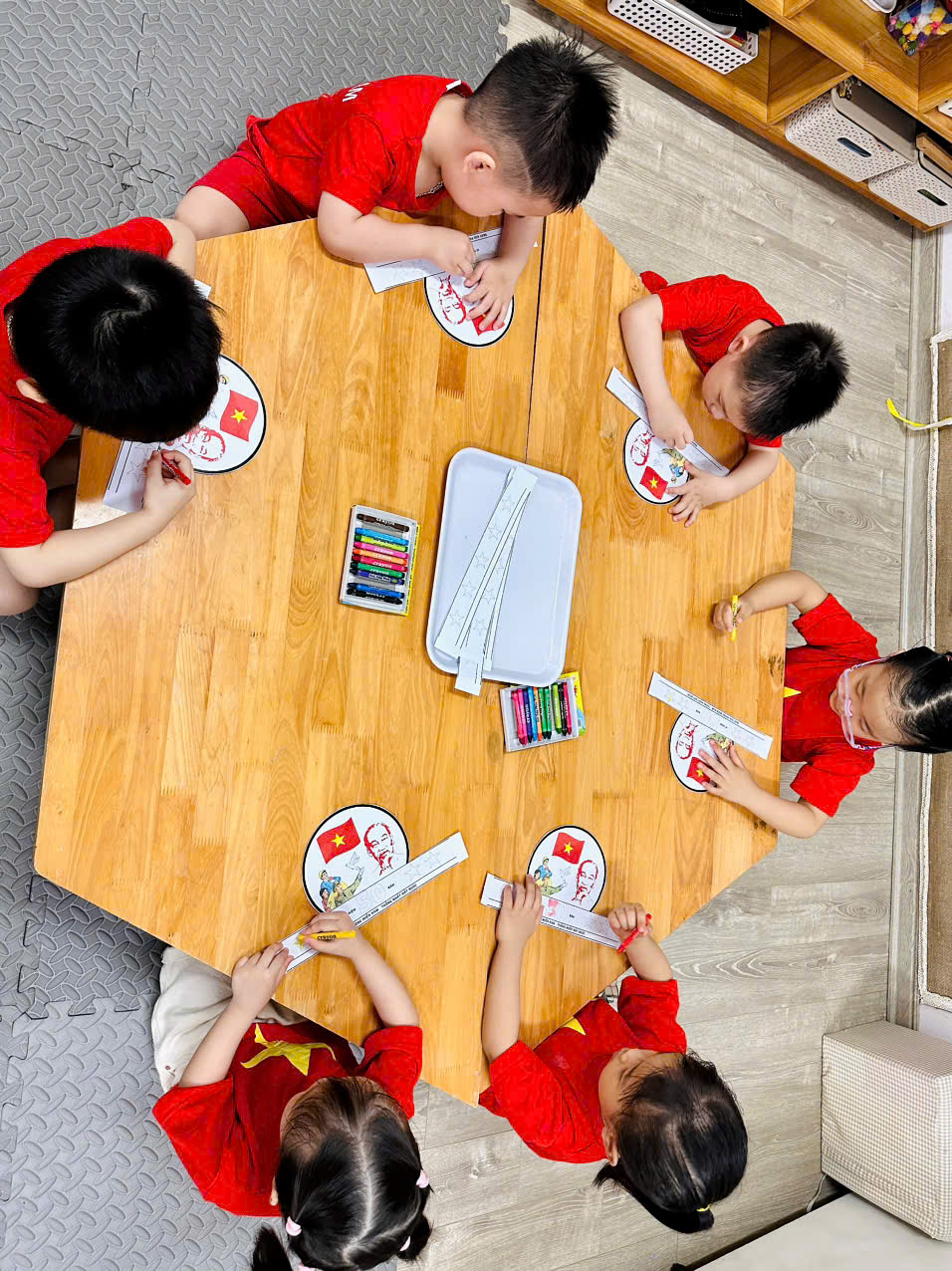 D:\Bài truyền thông C2\30.4\ảnh\z6527123011047_cd6b12cd3a1368001c1889b013e7043d.jpg