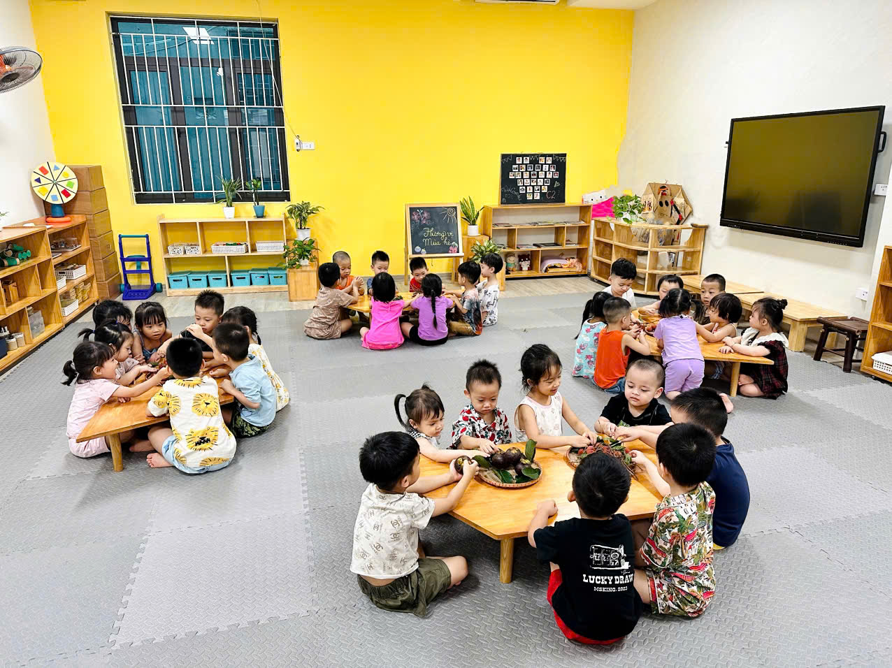 D:\Bài truyền thông C2\Hương vị mùa hè\z6809646186009_c848e312bec36514008189fc8278cb54.jpg