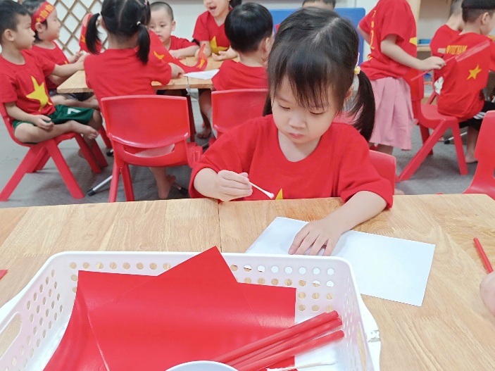 A group of children in a classroom

AI-generated content may be incorrect.